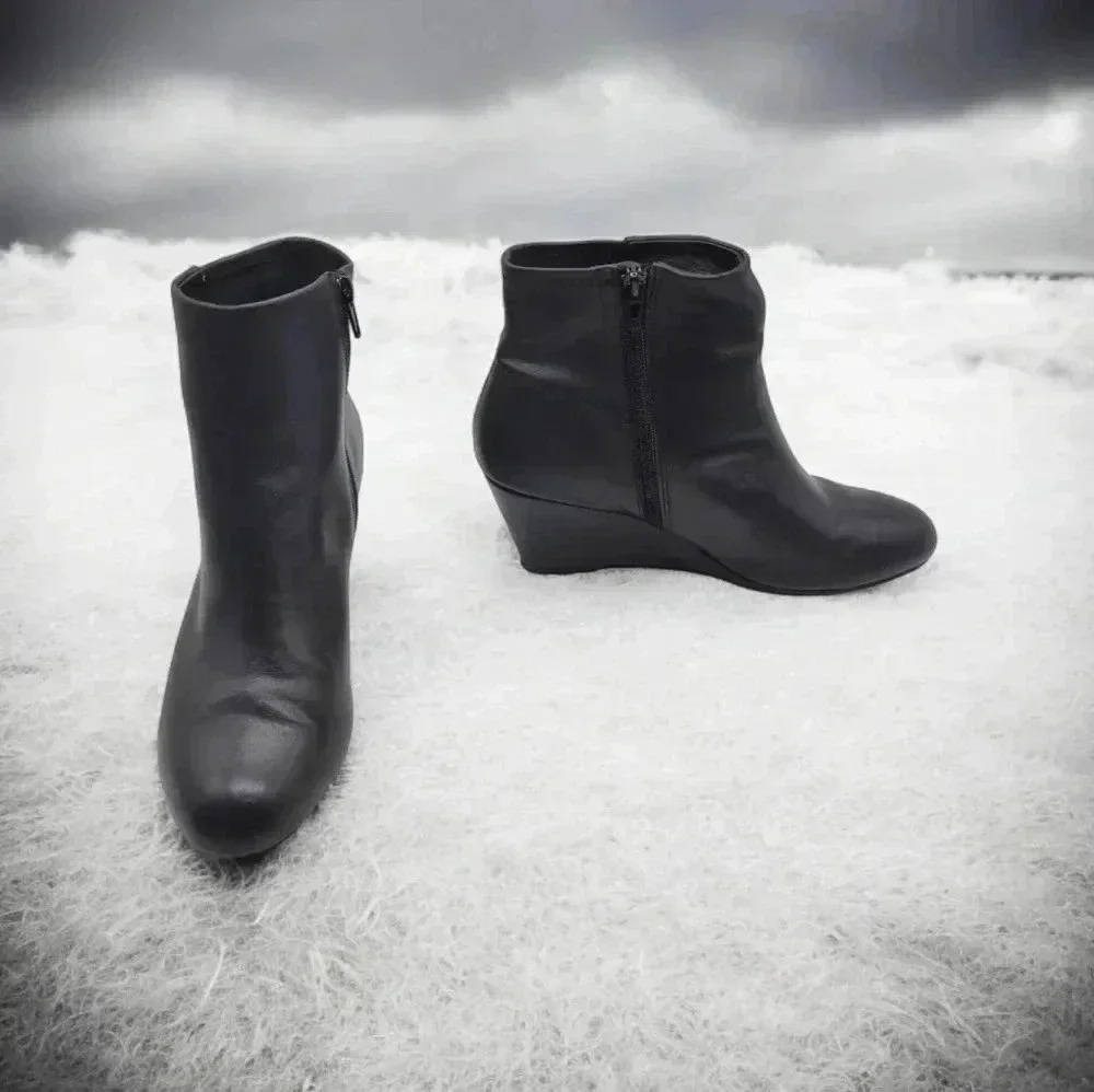 Kora Wedge Bootie Black Leather by André Assous sz 10